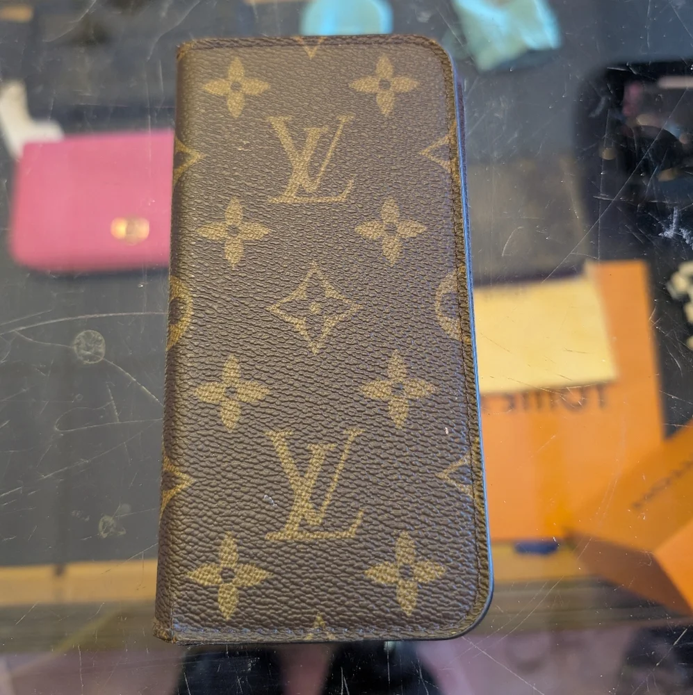 Louis Vuitton Monogram Brown Phone Case - Picture 1 of 3